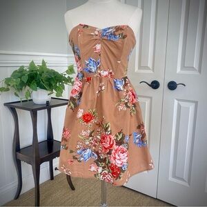 🌟2/$30🌟 Strapless Vintage Floral Sundress on Brown